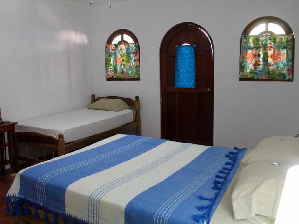 Casa De Los Cocos Bed & Breakfast Transito Екстериор снимка